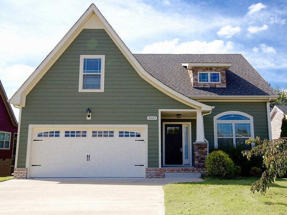 1st image of 2242 Fairfax Dr