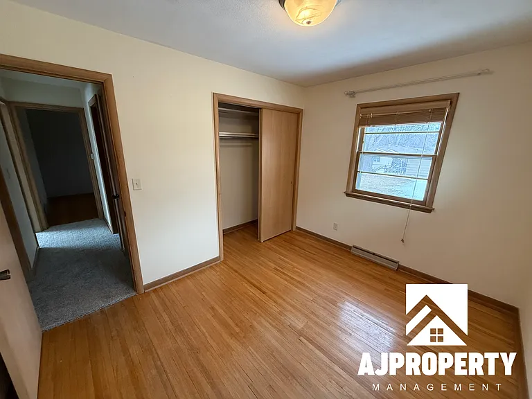 1400 S Riverdale Rd — Photo 15