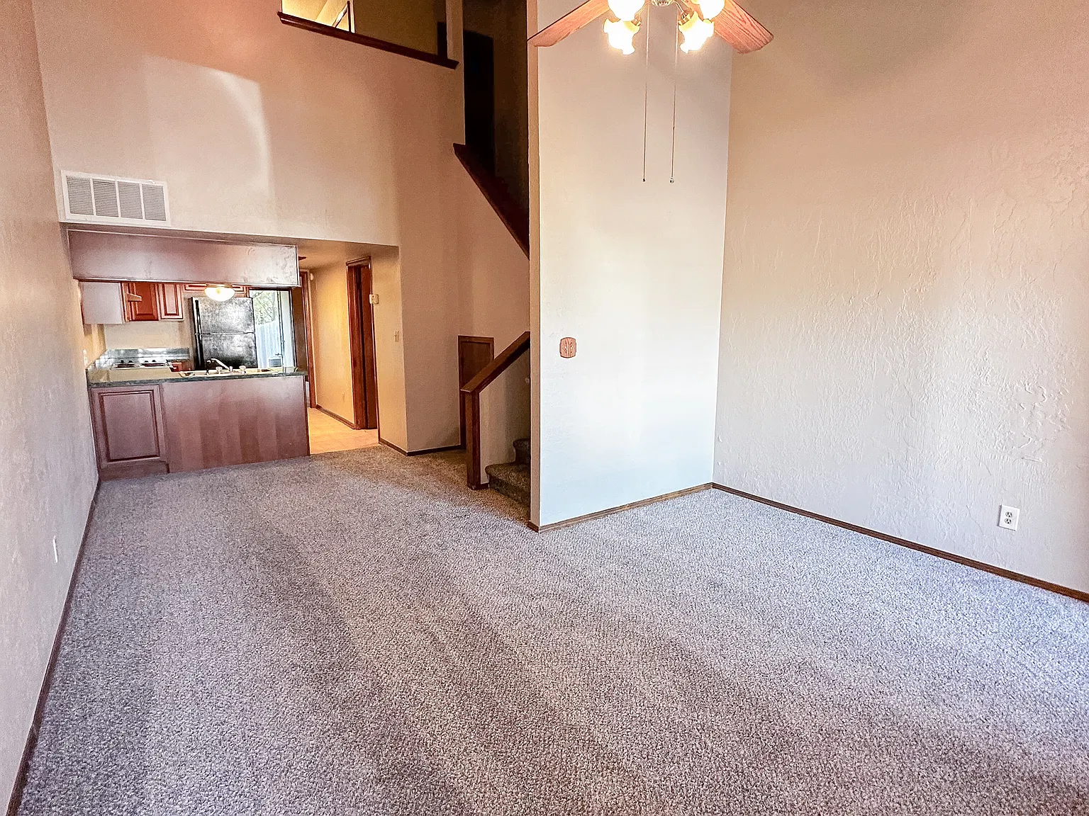 2 bed, 1170 sqft, $695 — Photo 4