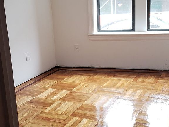 4th image of 3114 28th Ave APT 2R