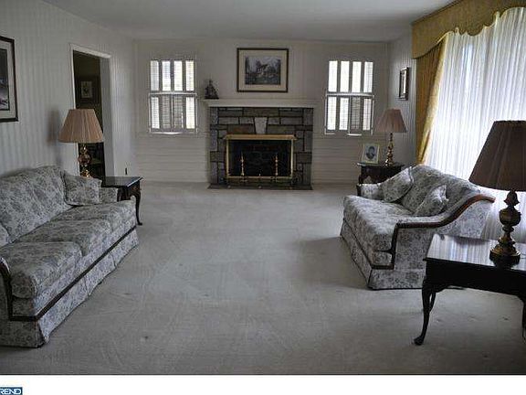 2nd image of 208 N Ormond Ave