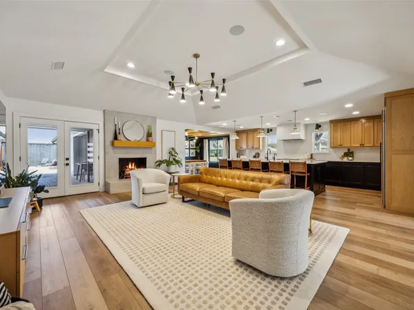 8 Roaring Creek Ct, Trophy Club, TX 76262