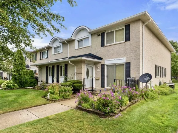 8577 Hampshire Dr, Sterling Heights, MI 48313