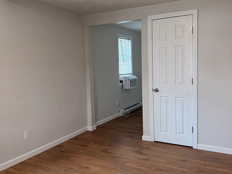 47 Vernon St E #1 — Photo 6