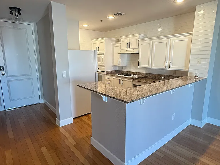 59 E Agate Ave #401 — Photo 3