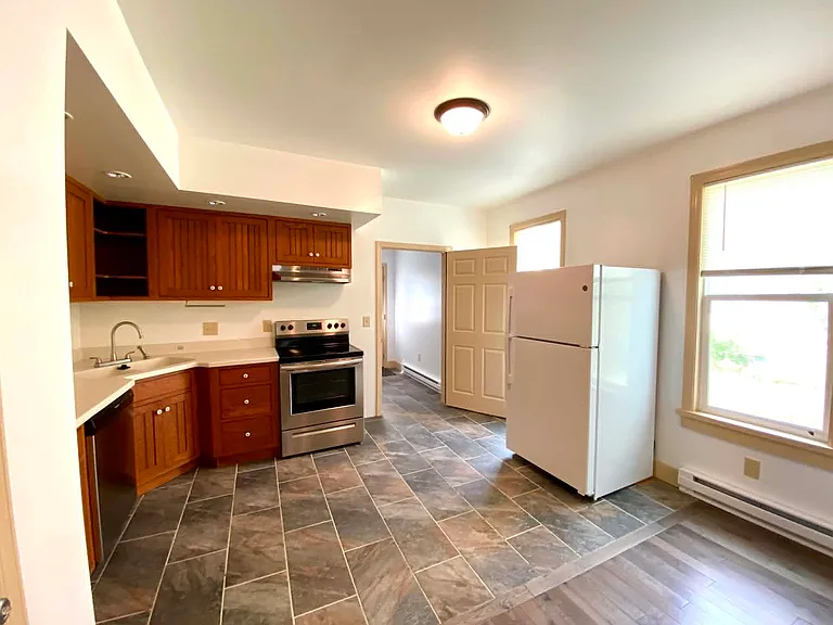 215 Green St #217 — Photo 5