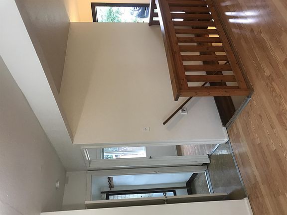 4th image of 363 Flower St