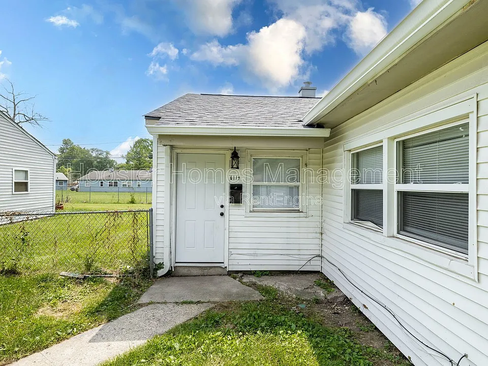 6119 Nimitz Dr