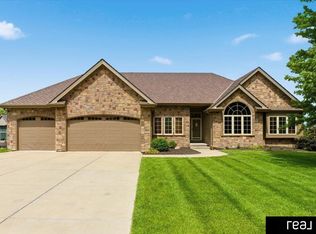 16378 Cheyenne Rd, Omaha, NE 68136
