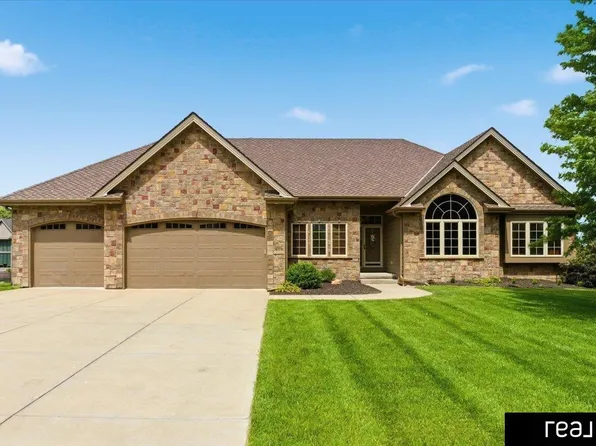 16378 Cheyenne Rd, Omaha, NE 68136