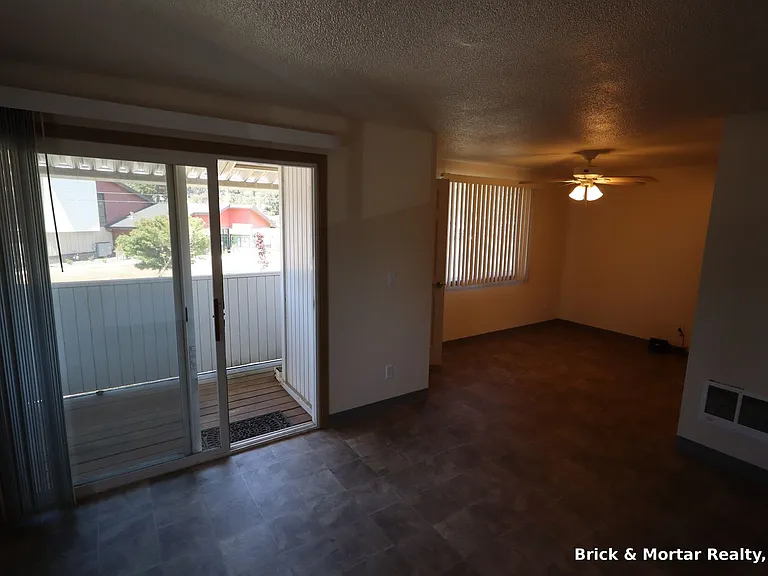 973 E Jefferson St #1-20 — Photo 12