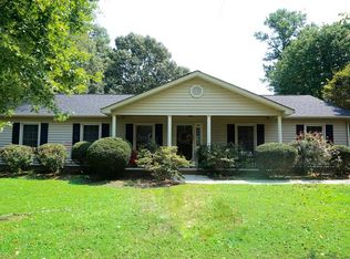 1340 Springlake Dr, Gastonia, NC 28054