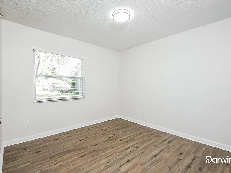 1349 Paradise Ln — Photo 11