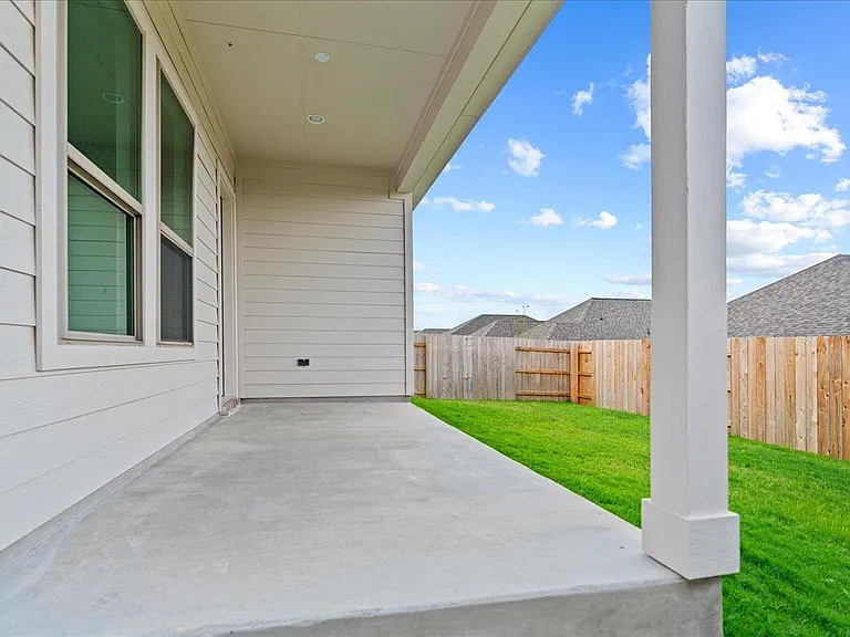 154 Blackborrow Dr — Photo 31