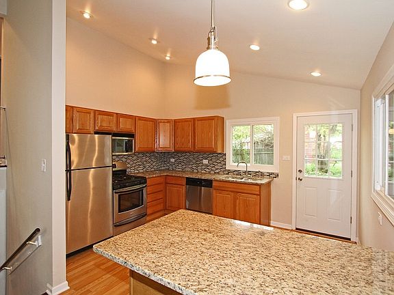 3rd image of 709 W Roy Dr