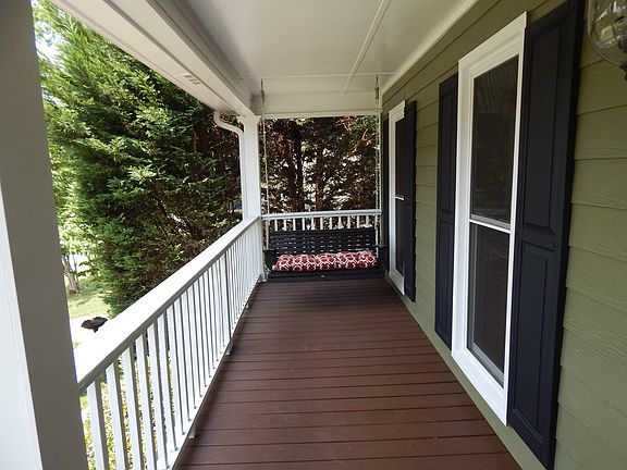 2nd image of 632 Stratford Dr