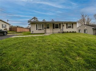 518 Deerwood Rd, Utica, NY 13502