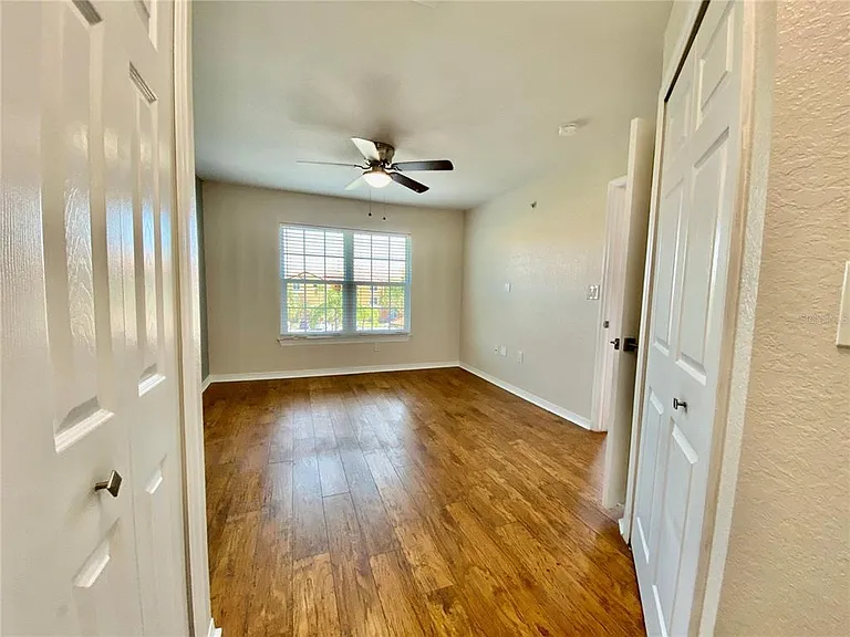 5467 Vineland Rd #6301 — Photo 24
