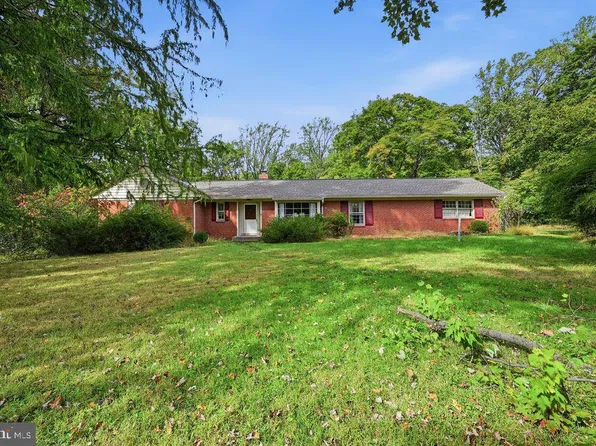 1700 Priscilla Dr, Silver Spring, MD 20904