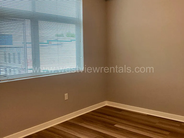 203 E Laurel St — Photo 181