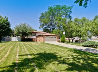 1018 N Moki Ln, Mount Prospect, IL