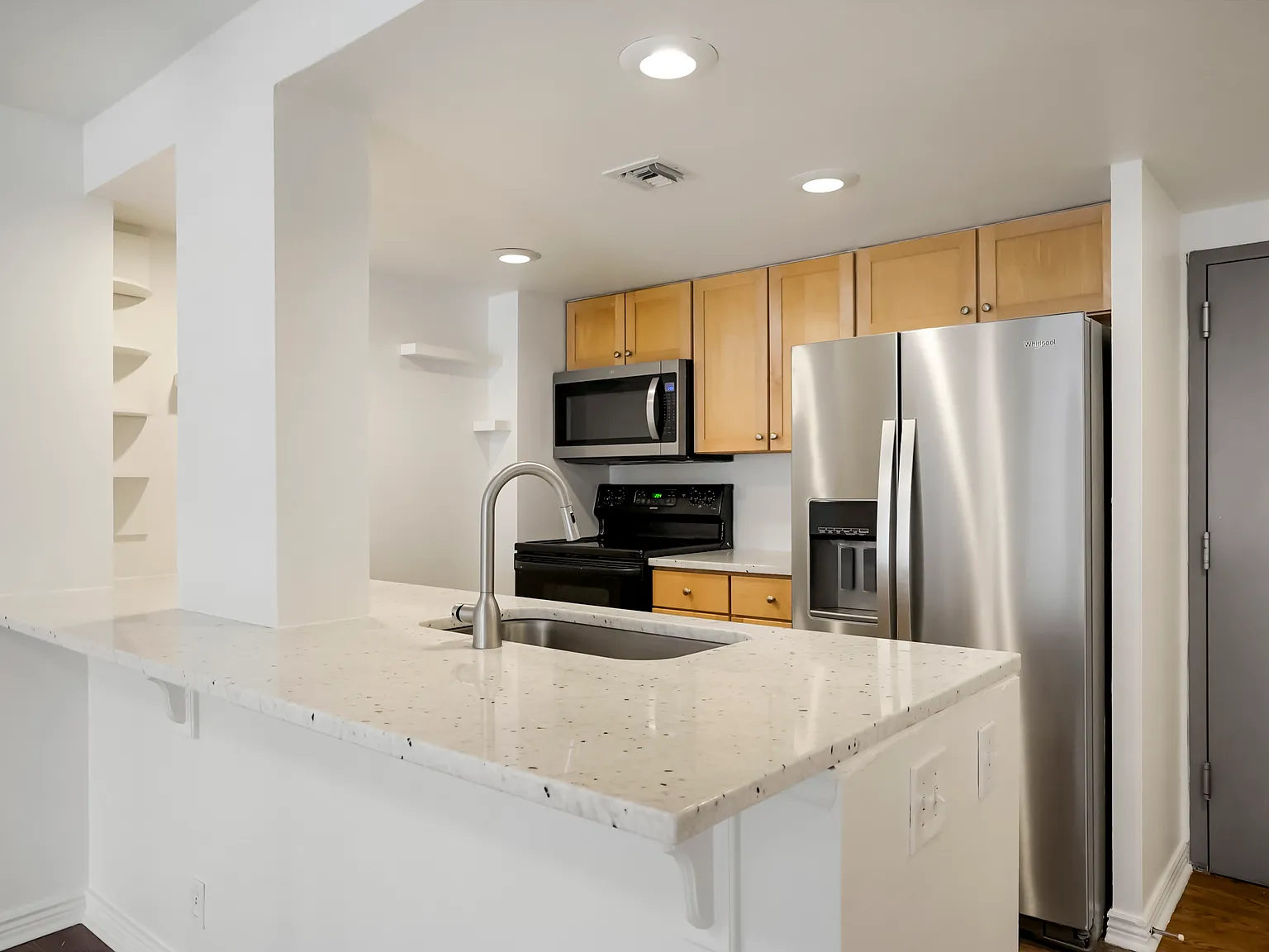 2 bed, 987 sqft, $2,600 — Photo 4