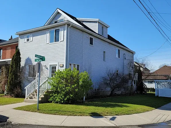 41 Fairview Ave #3, Hamilton, ON L8L 7B5