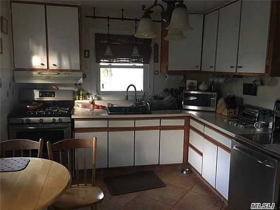 4th image of 62 Powell Ave