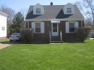 22557 Macbeth Ave, Fairview Park, OH 44126