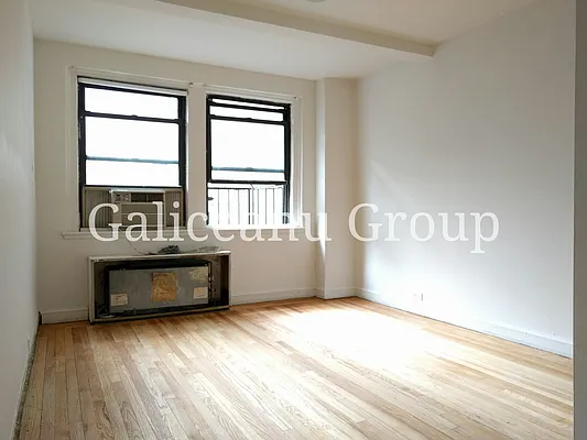 Rented by Lexington Real Estate Group | media 37