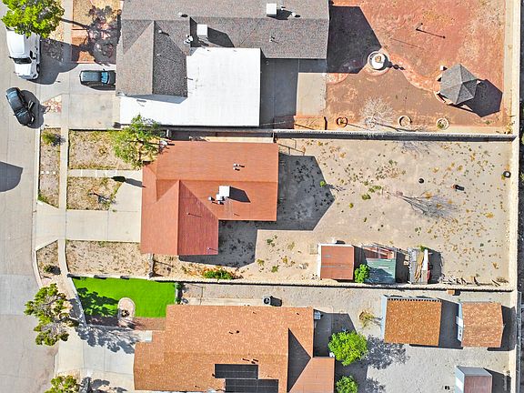 3rd image of 142 Green Desert Cir