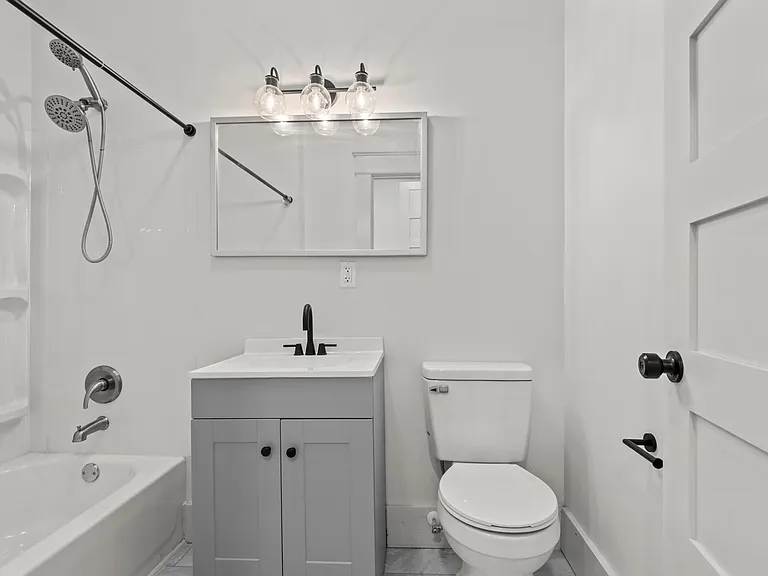309 S Dewey Ave #F — Photo 2