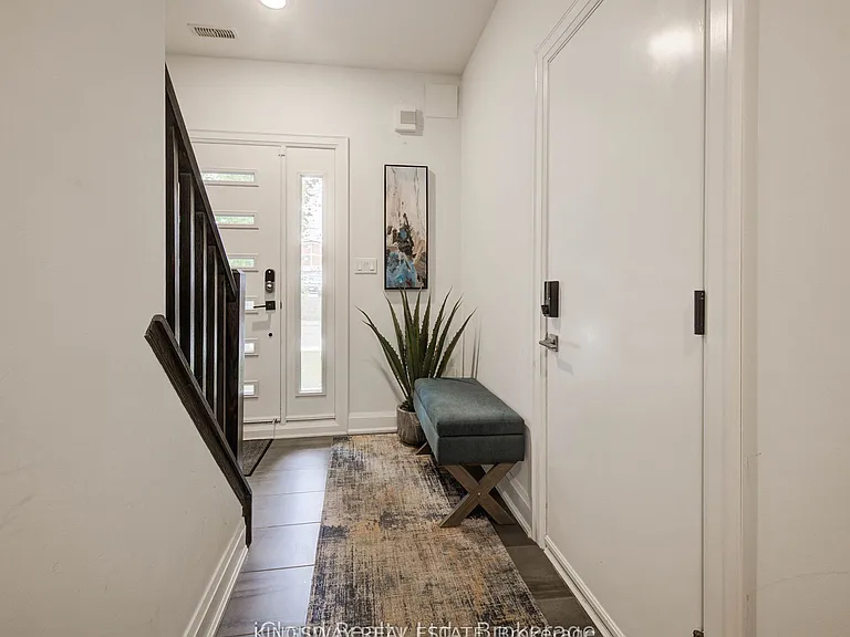 33 Jarvis St — Photo 5
