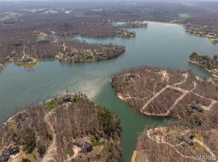 2456 Alpine Peak Dr, Innsbrook, MO 63390