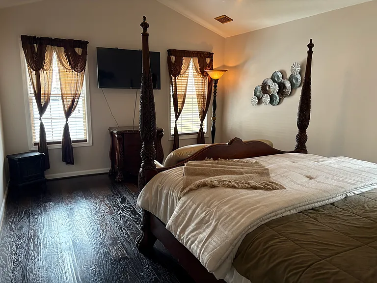 530 Barclay Ct — Photo 24