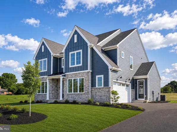 836 Wheatfield Ln, Lebanon, PA 17042