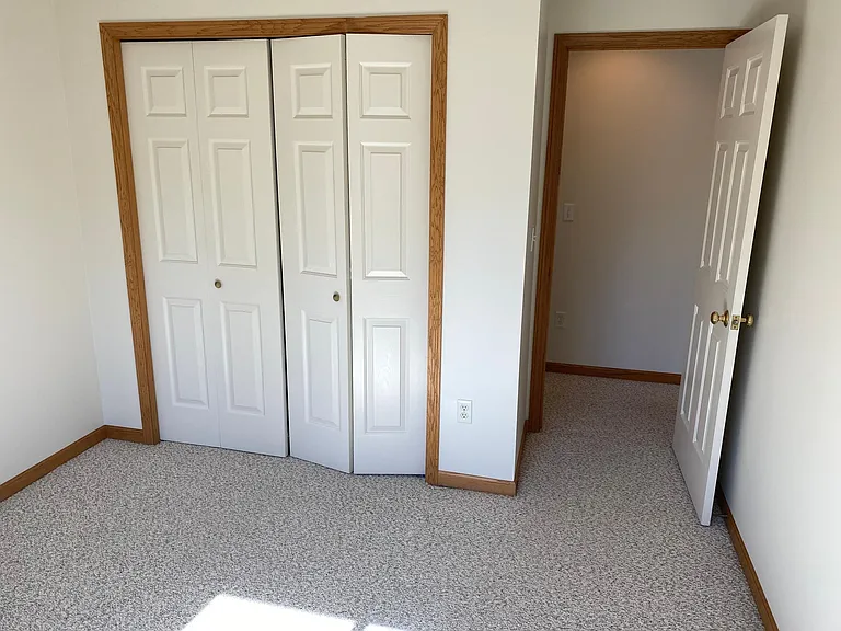 6214 Elliott Ct — Photo 15