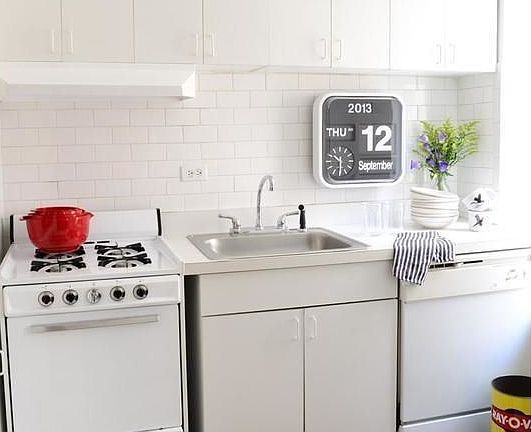 3rd image of 465 W 23rd St APT 8G