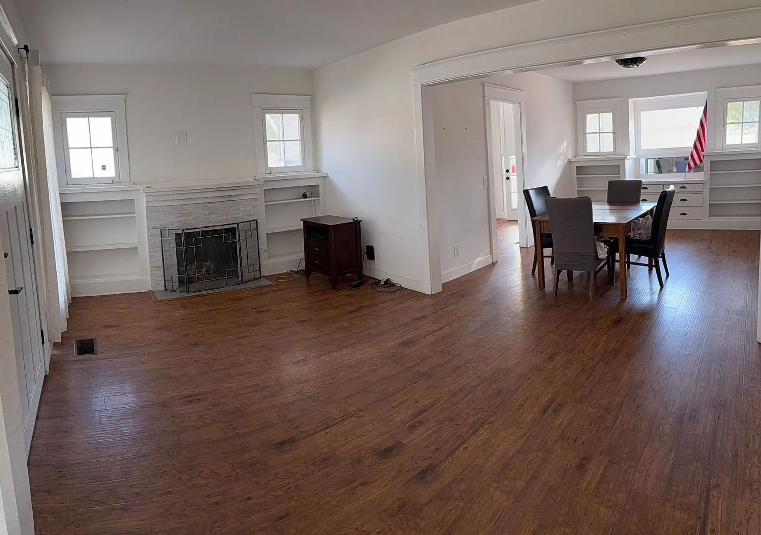 Charming Remodeled 2 bedroom / 1 bathroom Craftsman Home with large lot in Riverside — Photo 4