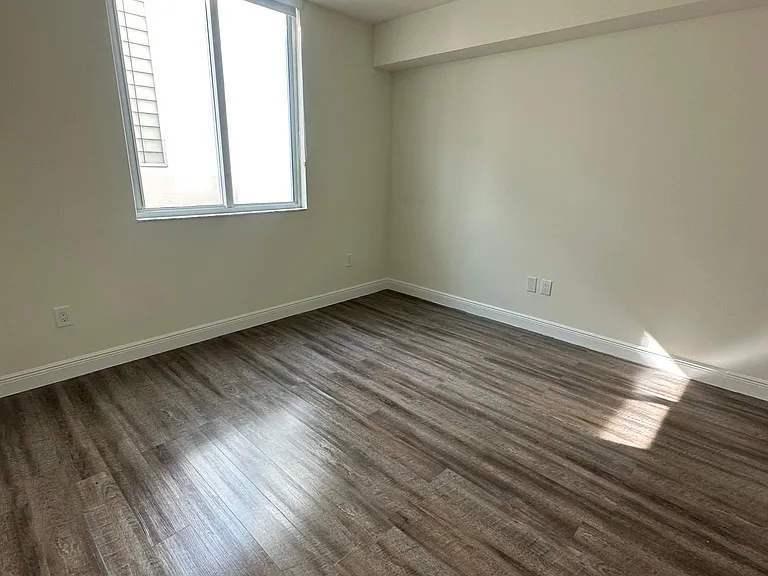 110 SW 13th St #605 — Photo 9