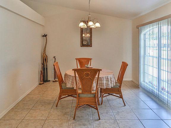 3rd image of 4335 Merchant Ave