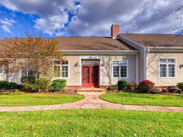 1 Winthrop Rd #B, Monroe Township, NJ 08831