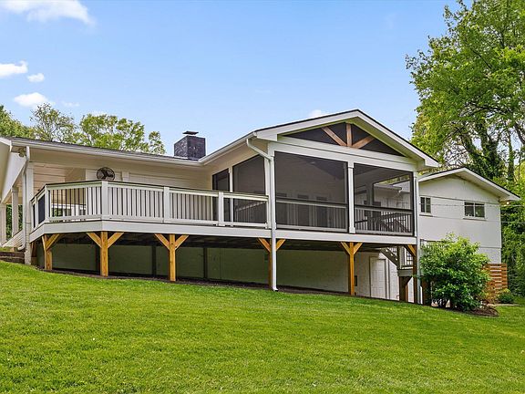 4th image of 3907 Lake Haven Cir
