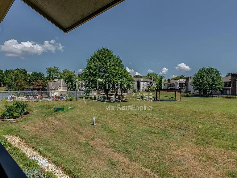 11042 Running Ridge Rd — Photo 16