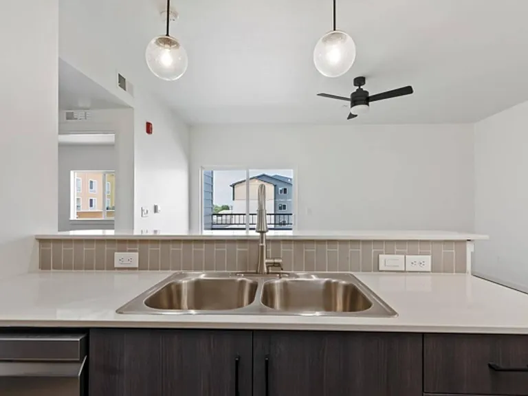 Hawk's Landing Apartments — Photo 21
