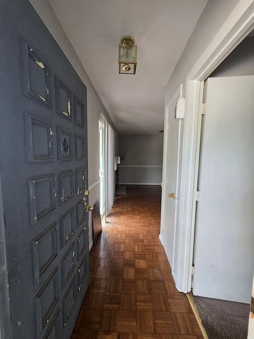 1211 Metze Rd — Photo 1