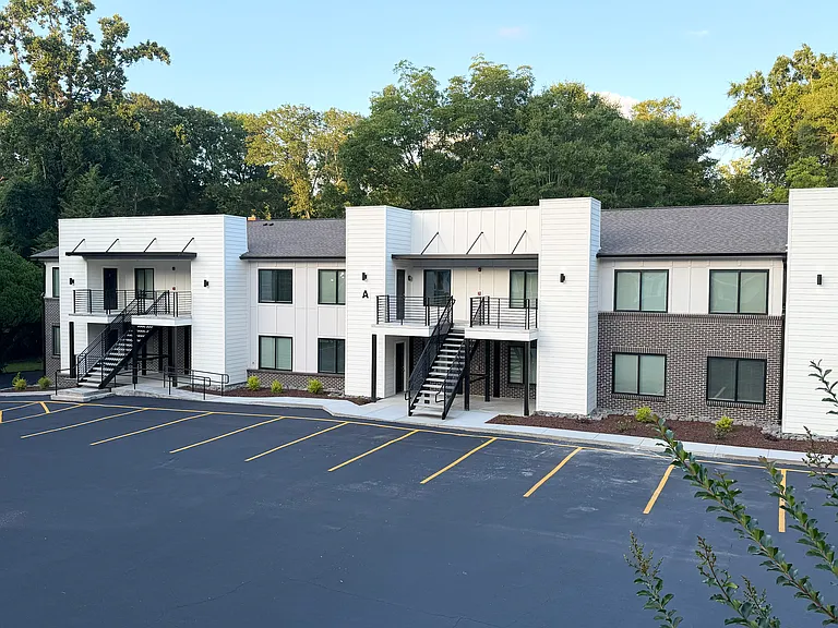 Somerset Apartments — Photo 8