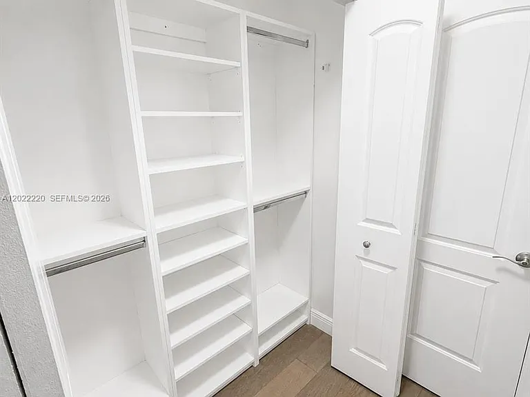 1635 W 44th Pl #311 — Photo 10