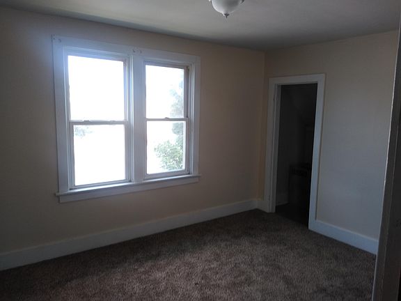 4th image of 1621 Erie Ave