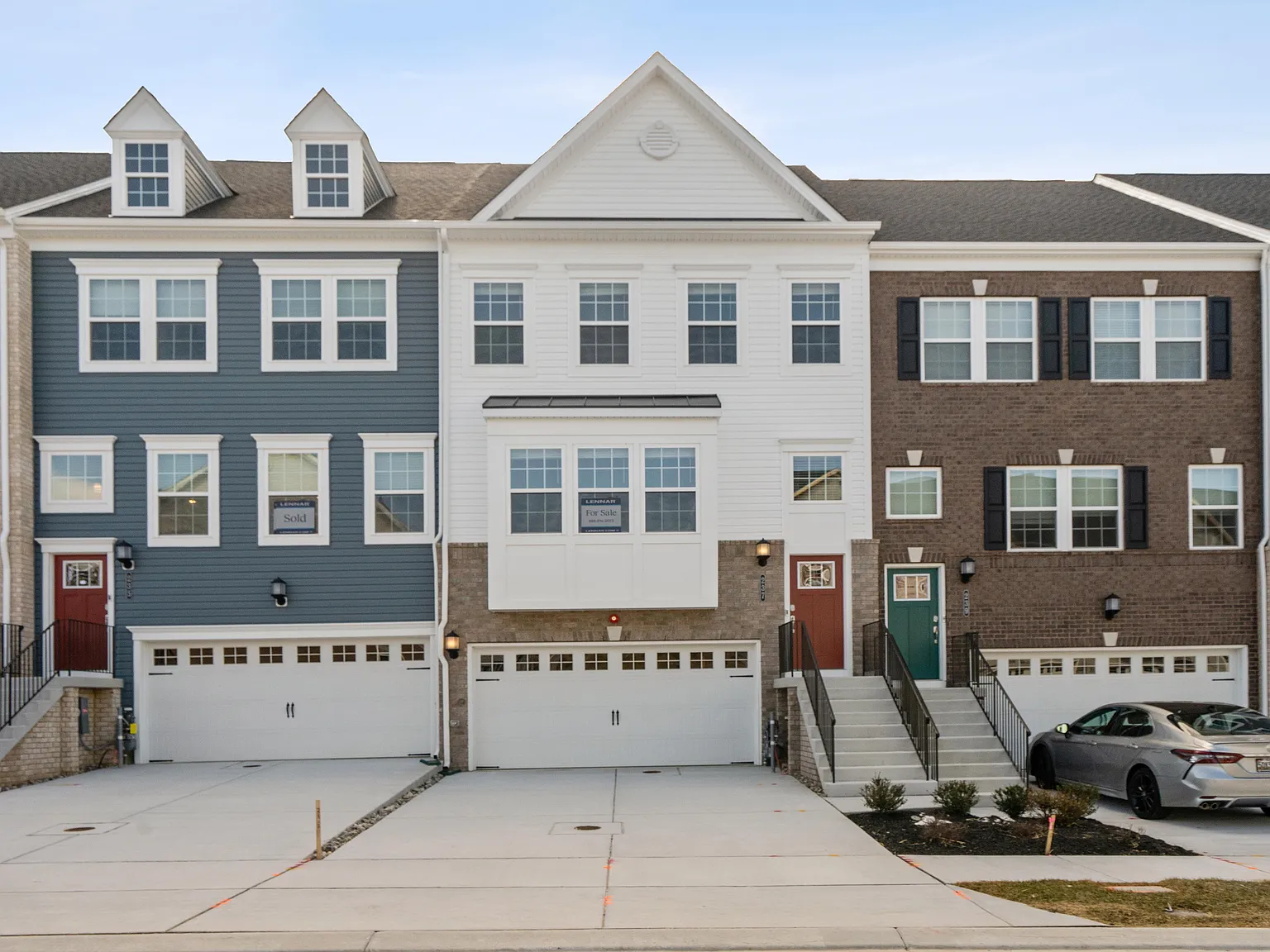 4 bed, 2812 sqft, $3,745 — Photo 3